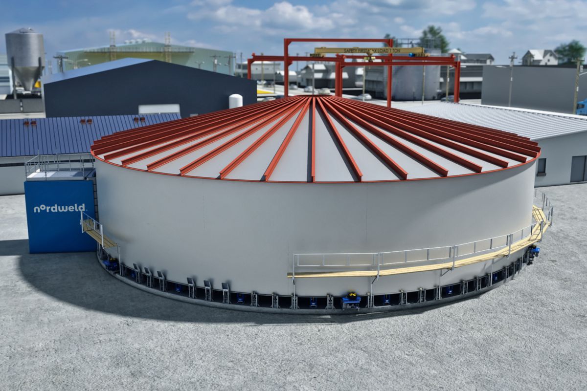 Steel tank roof assembled